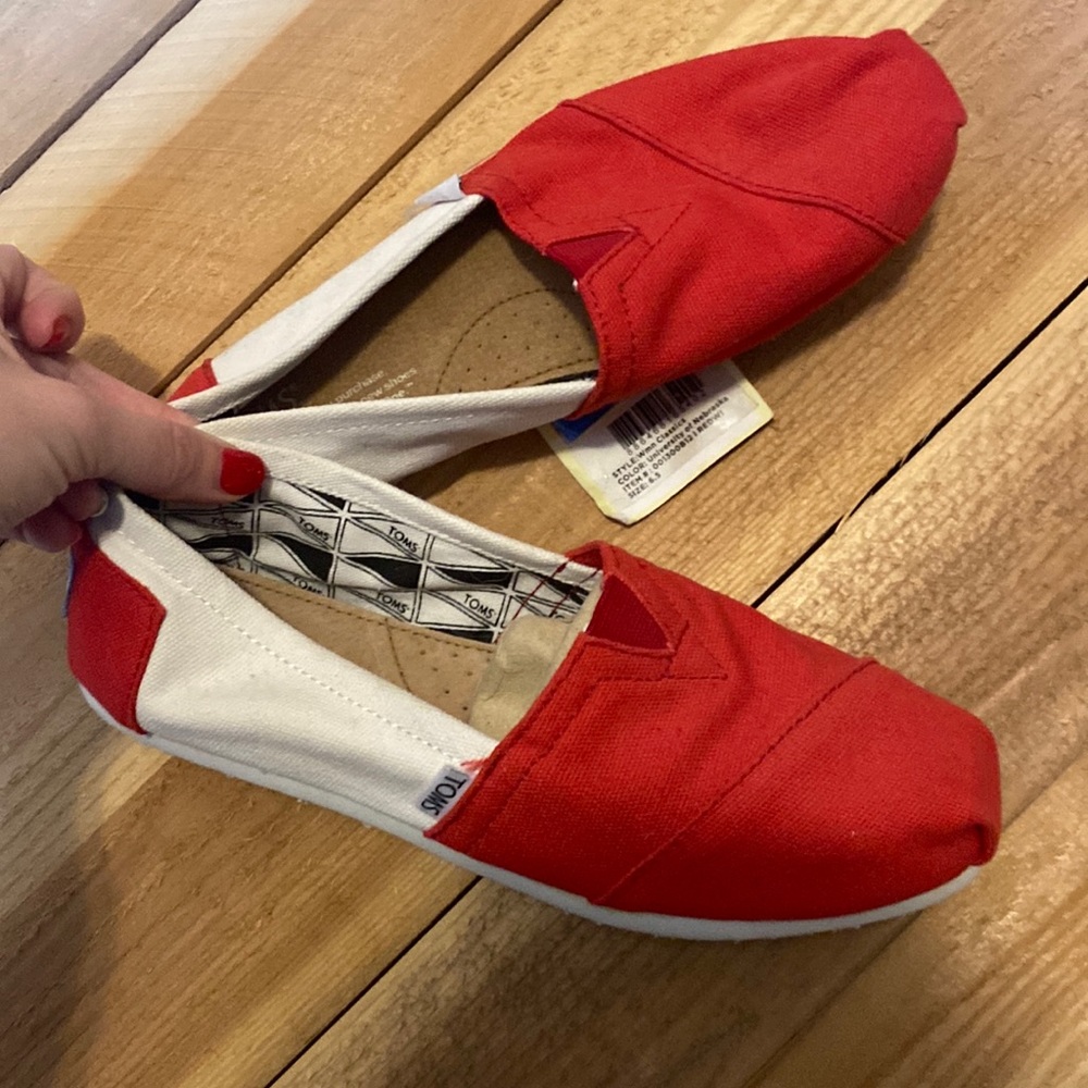 Tom’s shoes